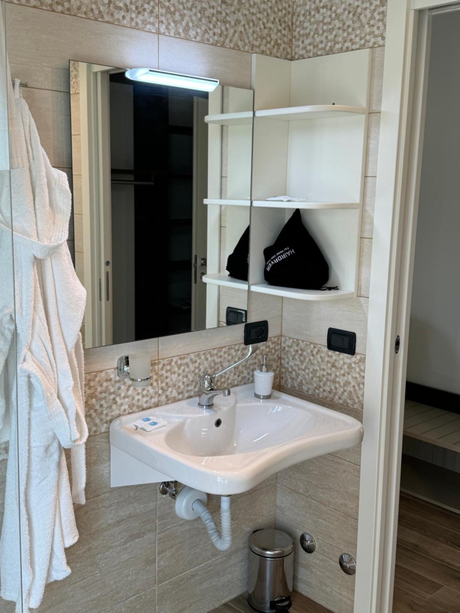 Domus Magna Grecia Hotel Catanzaro Bagian luar foto