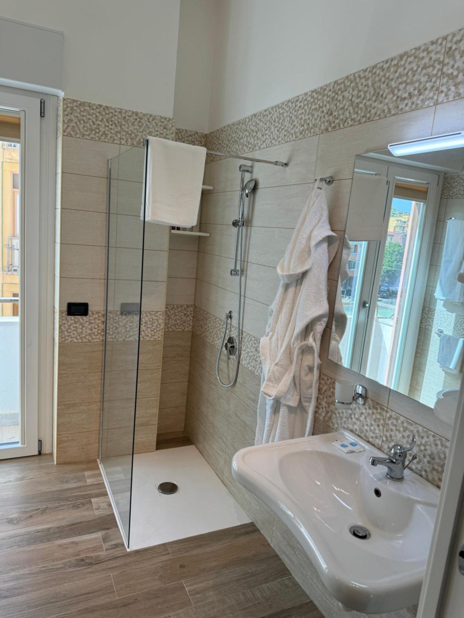 Domus Magna Grecia Hotel Catanzaro Bagian luar foto